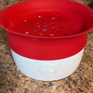 Pampered Chef microwave pasta cooker bowl silicone lid